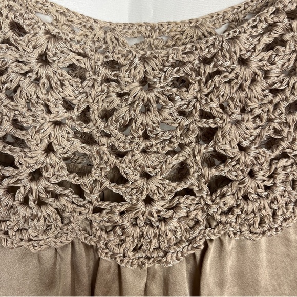 VTG 100% Silk Taupe Beige Sateen Crocheted Yoke Top Sequins Metal Accents Medium - Picture 7 of 9